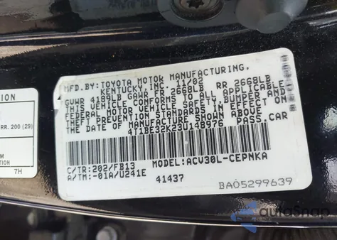 2003 Toyota Camry Le z USA, uszkodzony, nr VIN 4T1BE32K23U148976